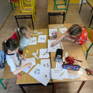 Zajęcia kształtujące świadomość ekologiczną/Zwiastuny wiosny/kwiecień2025/0b